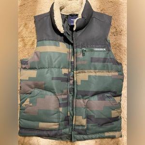 GapKids Puffer Vest fir boys